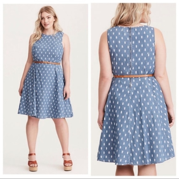 Torrid Dresses & Skirts - Torrid Arrow Print Chambray Skater Dress Sz 18